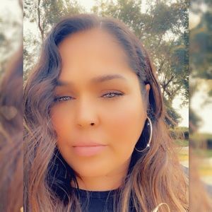 Meet your Posher, Leticia